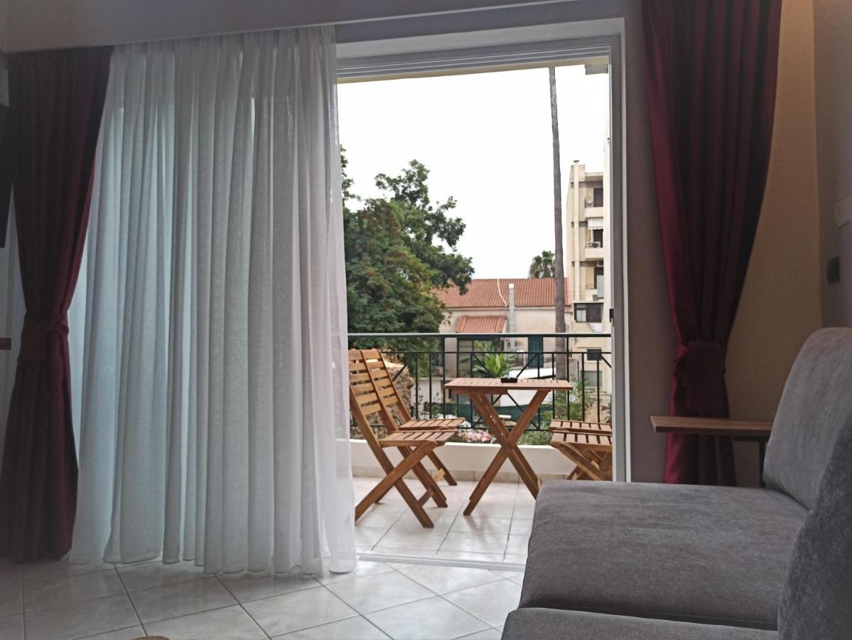 Filikon Maisonettes كالاماتا المظهر الخارجي الصورة